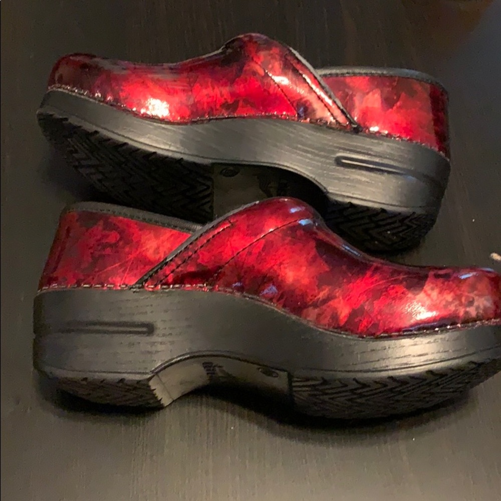 Dansko Ruby Red Marble Clogs Size 37 - image 2